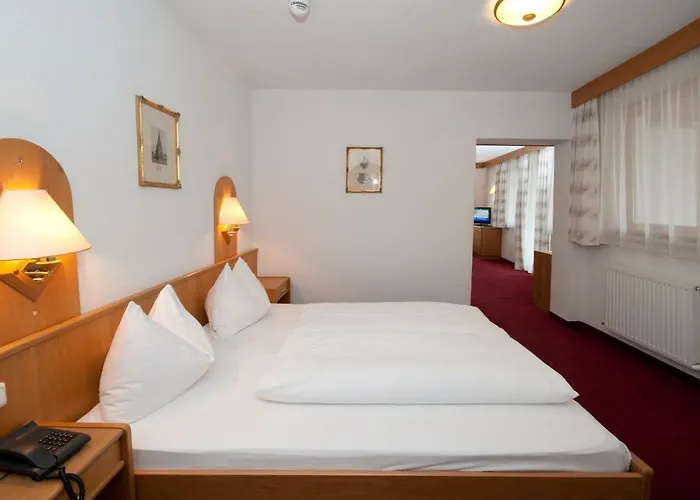 Rex 3* סרפהאוס